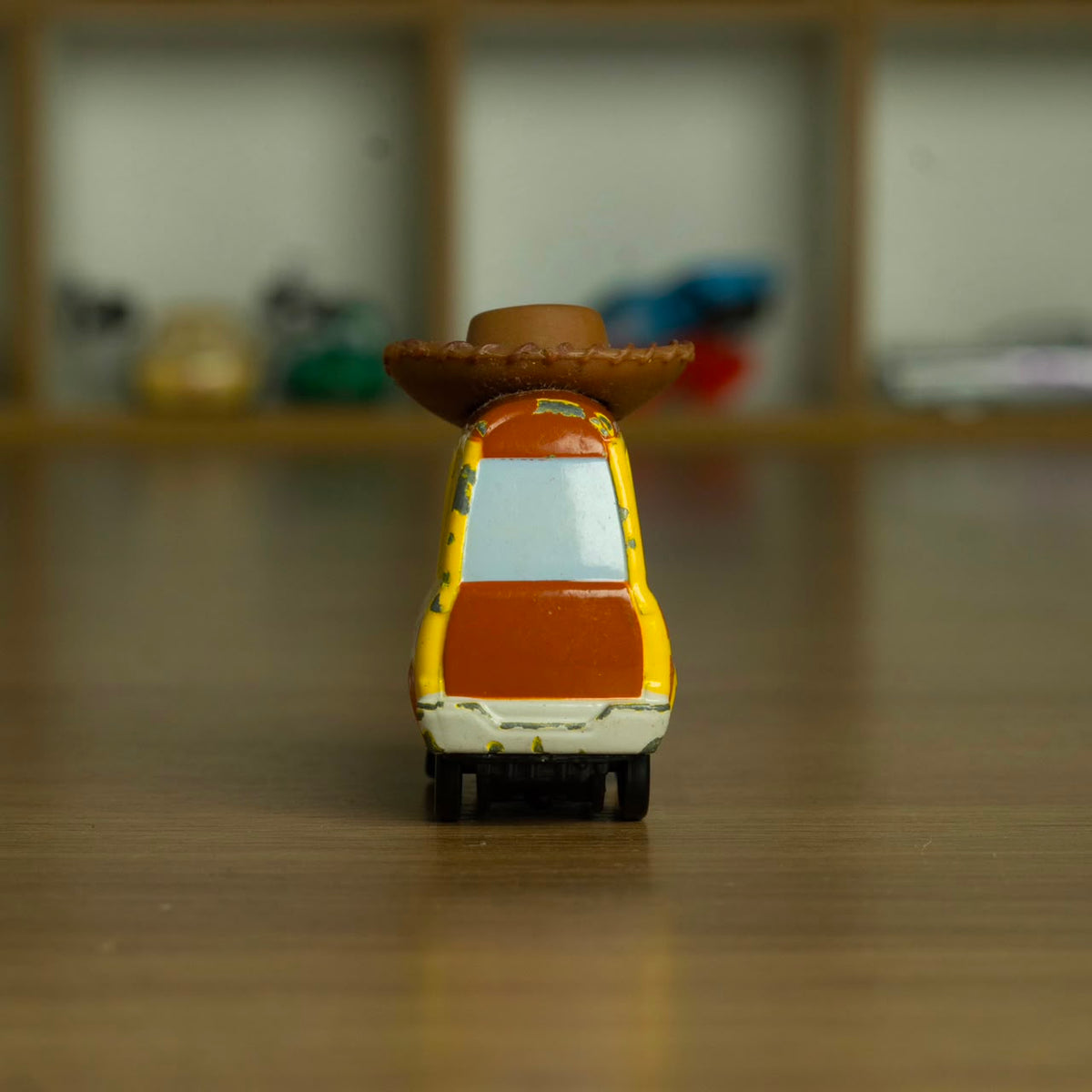 Woody (Loose) Cars Disney Pixar - Mattel Miniatura Carros