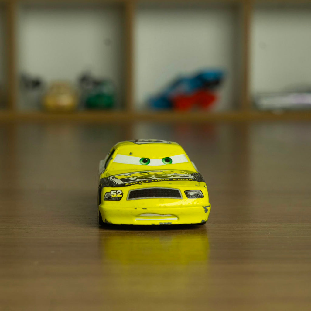 Claude Scruggs (Loose) Cars Disney Pixar - Mattel Miniatura Carros