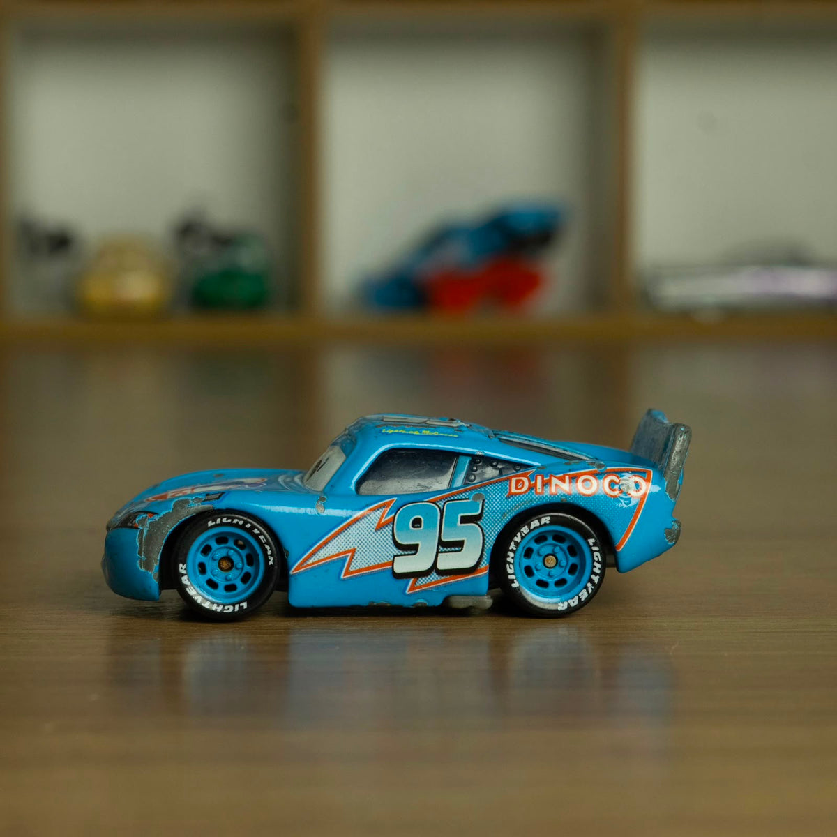 Lightning Mcqueen Dinoco (Loose) Cars disney pixar - Mattel Miniatura Carros
