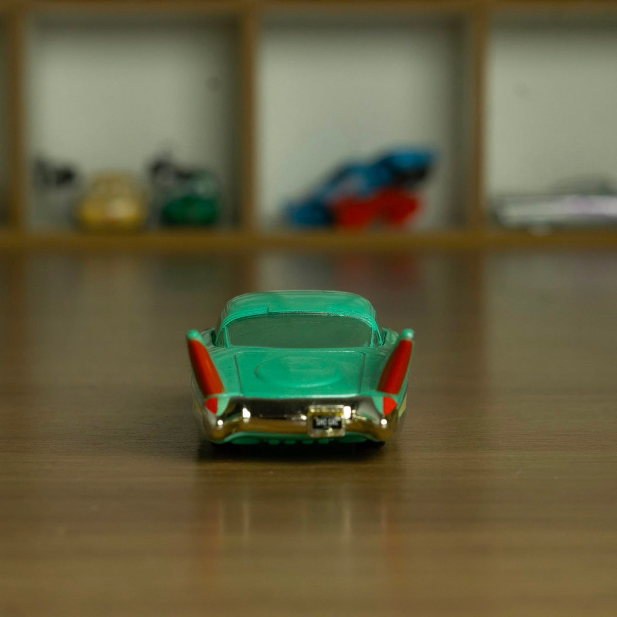 Flo (Loose) Cars Disney Pixar - Mattel Miniatura Carros