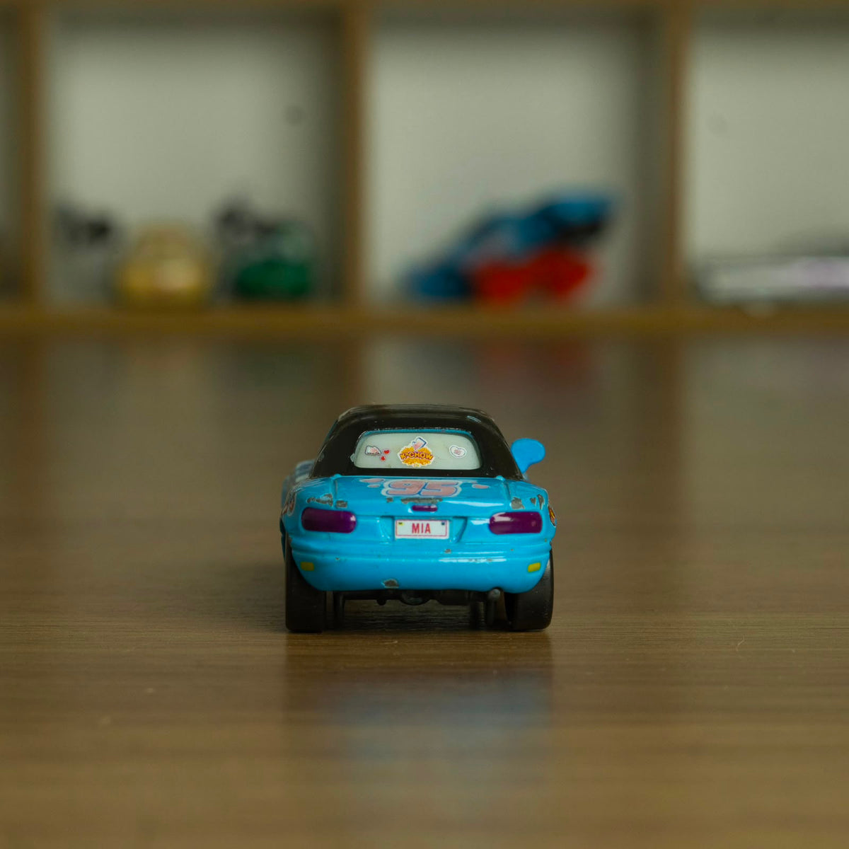 Mia e Tia Torcedoras Dinoco (Loose) Cars Disney Pixar - Mattel Miniatura Carros
