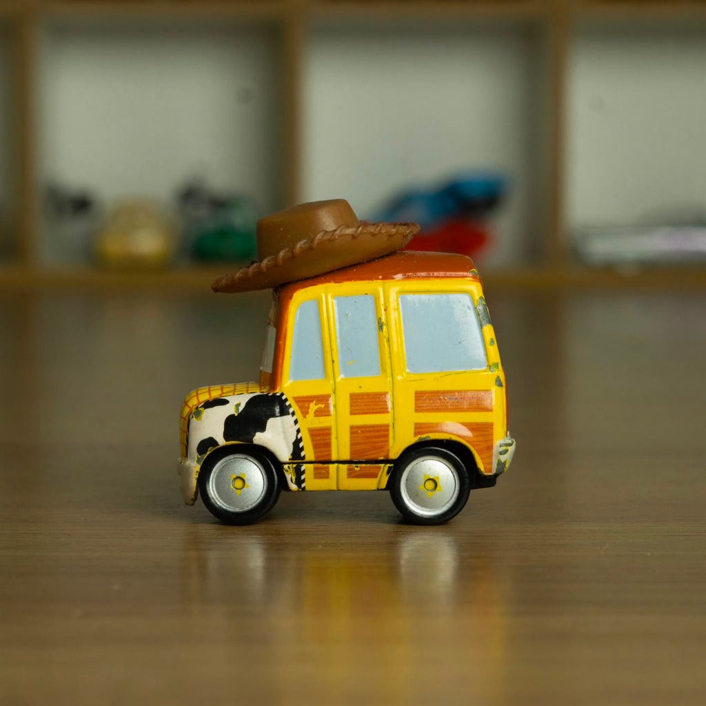 Woody (Loose) Cars Disney Pixar - Mattel Miniatura Carros