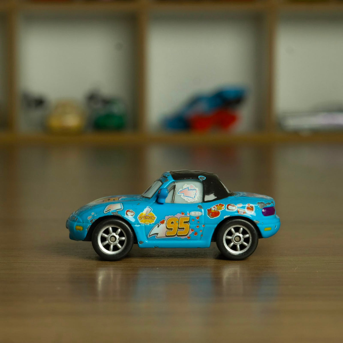 Mia e Tia Torcedoras Dinoco (Loose) Cars Disney Pixar - Mattel Miniatura Carros