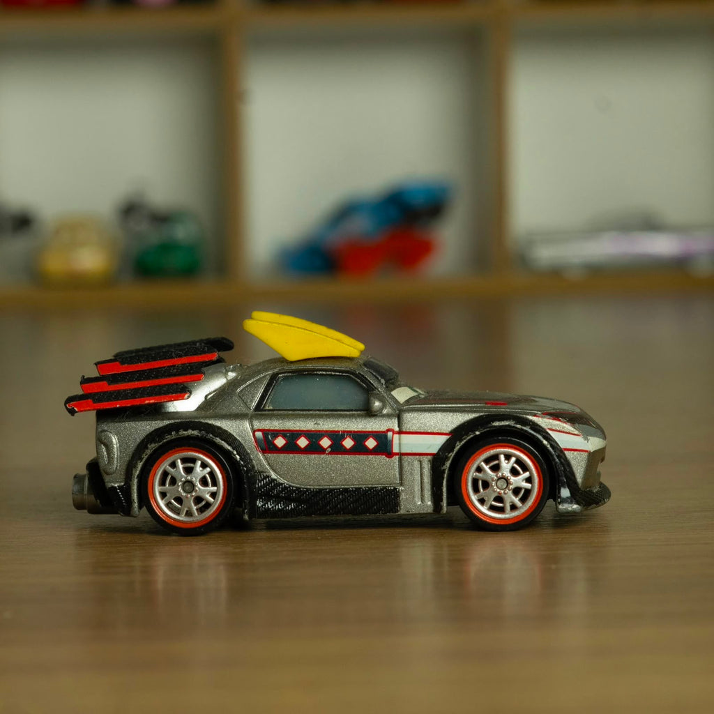 Kabuto (Loose) Cars Disney Pixar - Mattel Miniatura Carros
