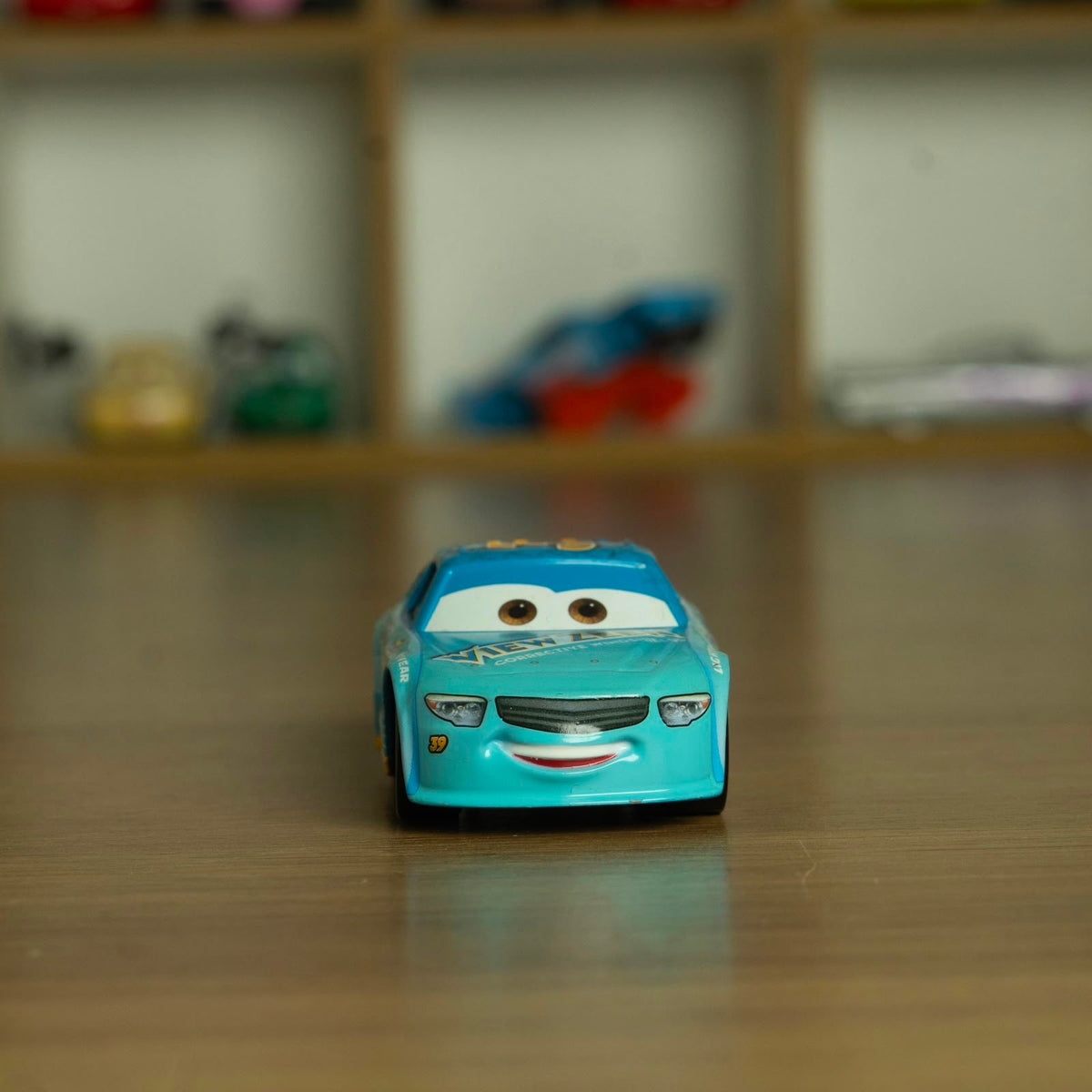 Buck Bearingly Veterano (Loose) Cars Disney Pixar - Mattel Miniatura Carros
