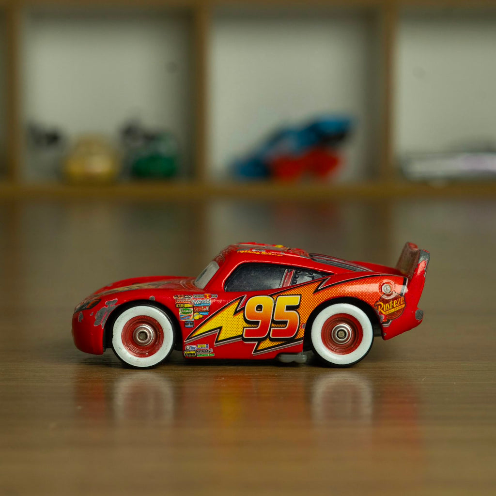 Lightning Mcqueen Faixas Brancas (Loose) Cars Disney Pixar - Mattel Miniatura Carros