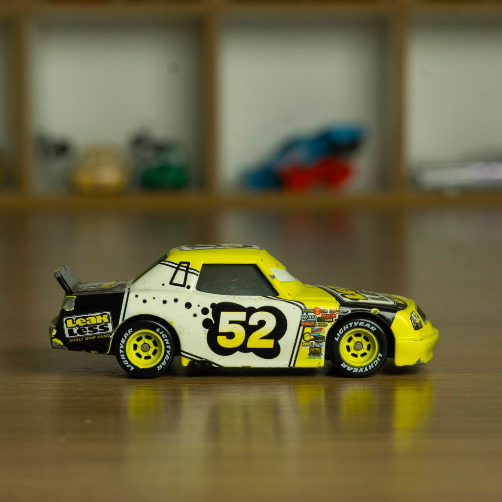Claude Scruggs (Loose) Cars Disney Pixar - Mattel Miniatura Carros