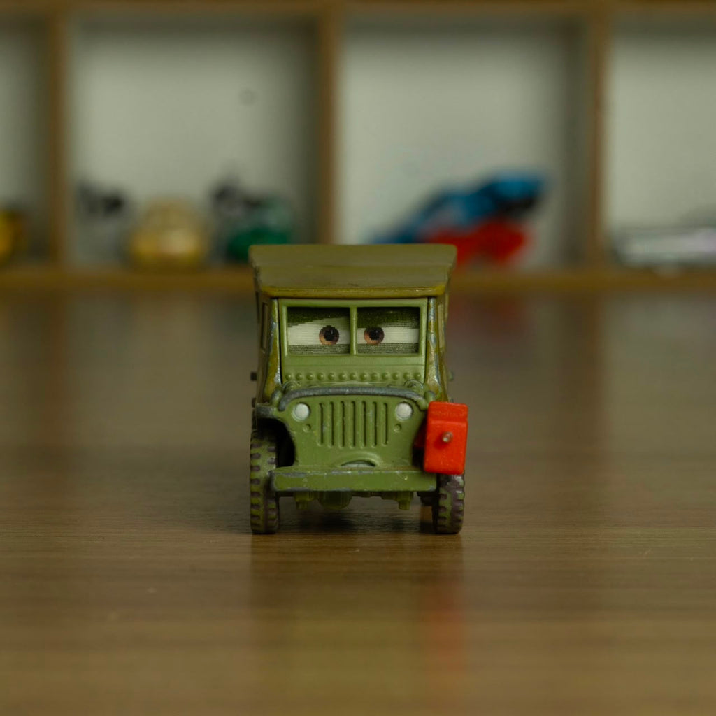 Sargento Pit Crew (Loose) Cars Disney Pixar - Mattel Miniatura Carros