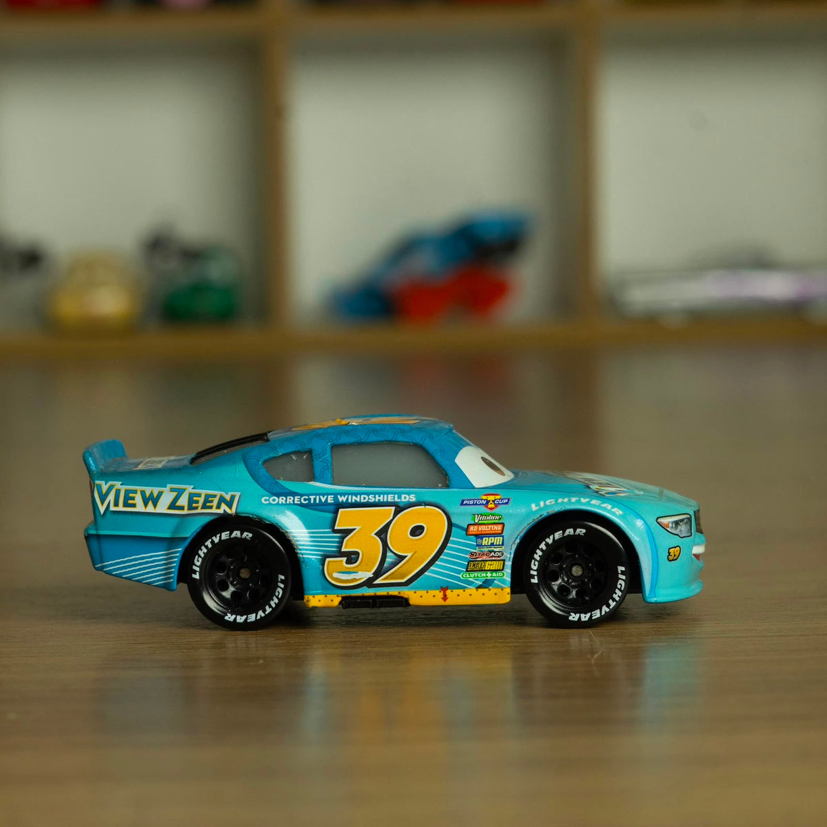 Buck Bearingly Veterano (Loose) Cars Disney Pixar - Mattel Miniatura Carros
