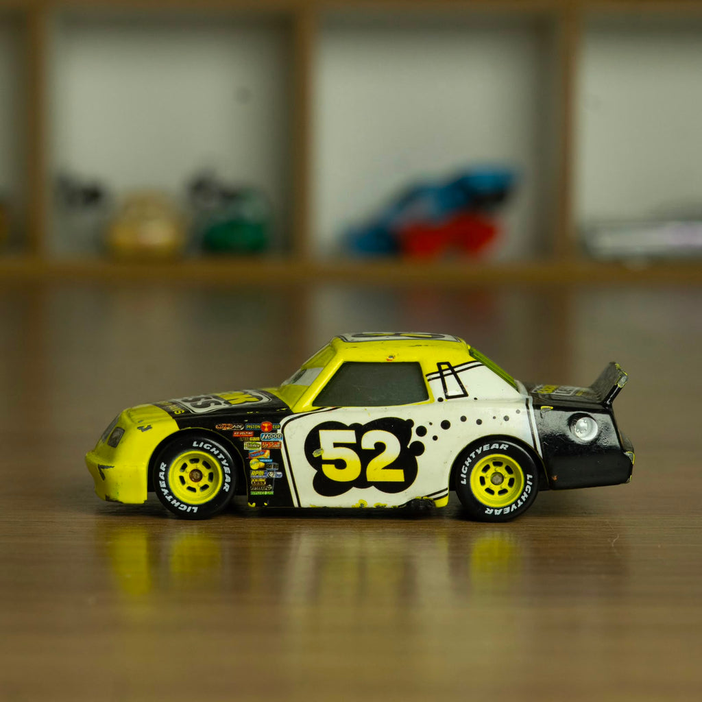 Claude Scruggs (Loose) Cars Disney Pixar - Mattel Miniatura Carros