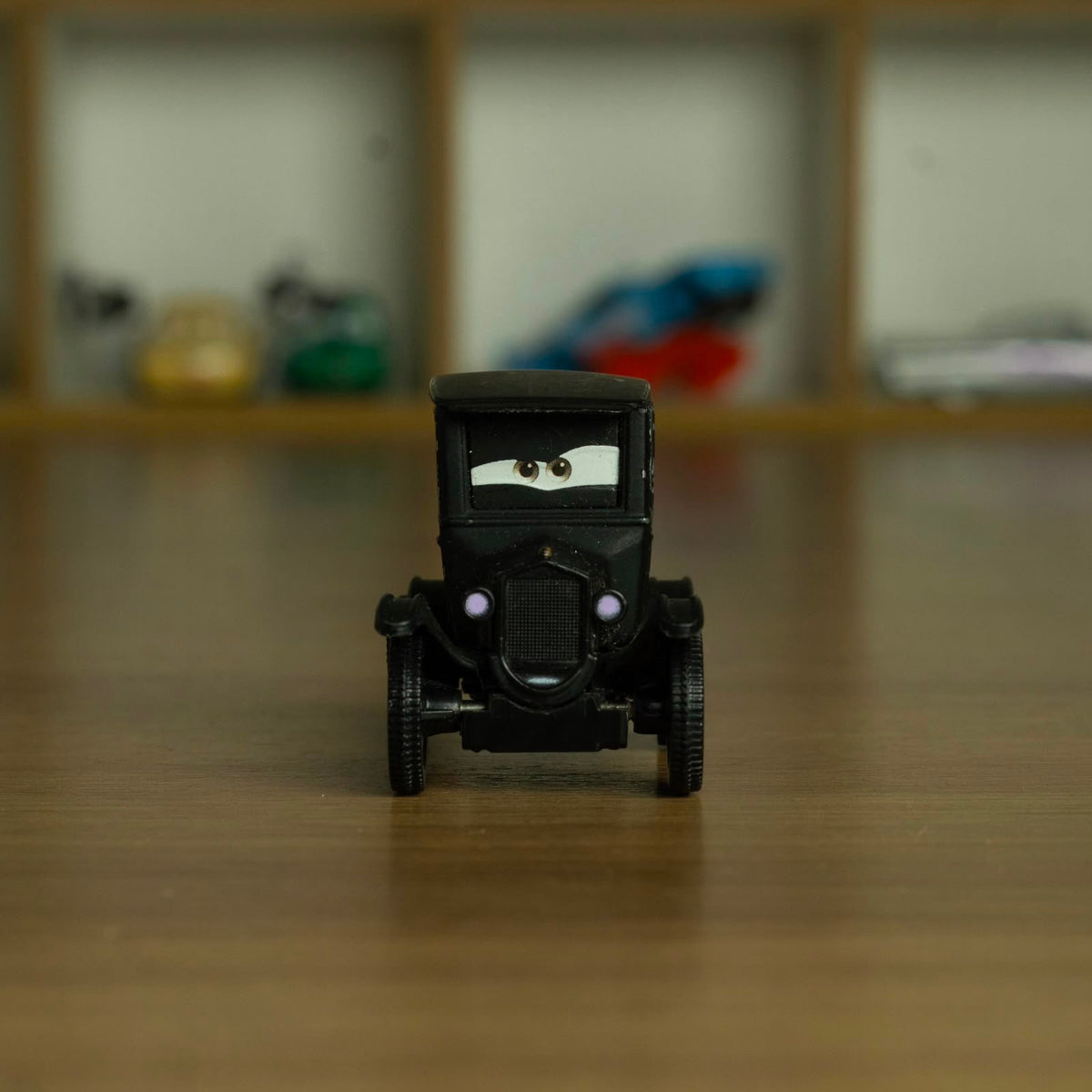 Lizzie (Loose) Cars Disney Pixar - Mattel Miniatura Carros