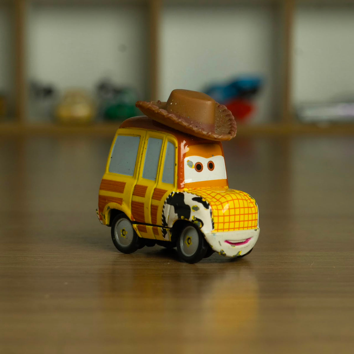 Woody (Loose) Cars Disney Pixar - Mattel Miniatura Carros